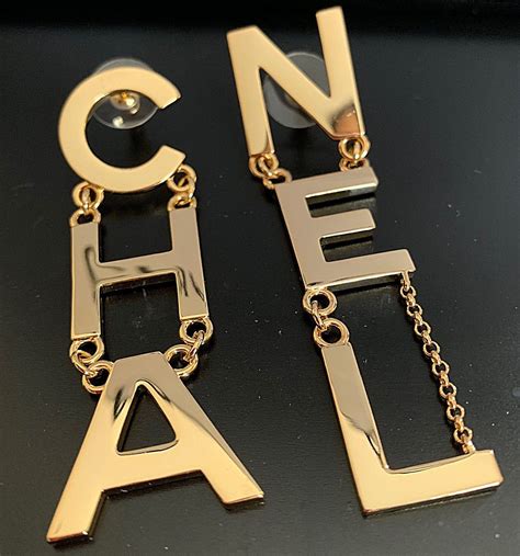 chanel ketting letters|Chanel jewelry signatures.